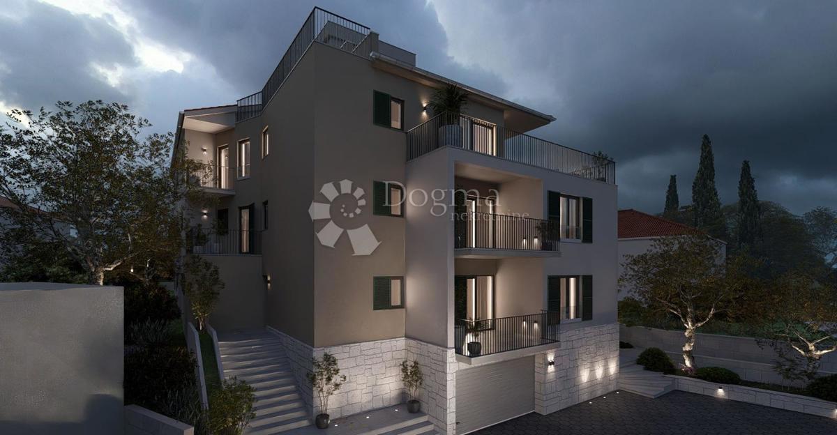 Stanovanje Okrug Gornji, Okrug, 89,24m2