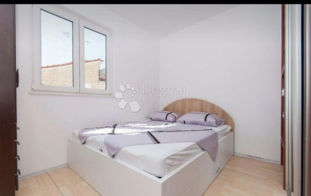 Stanovanje Duće, Dugi Rat, 49m2