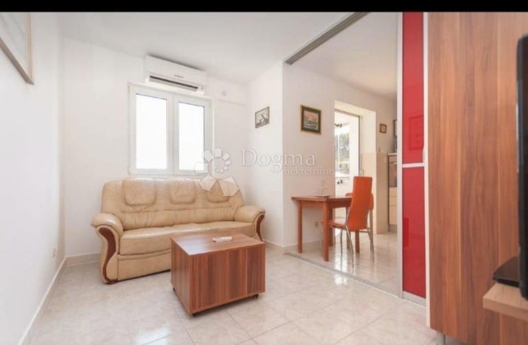 Stanovanje Duće, Dugi Rat, 49m2