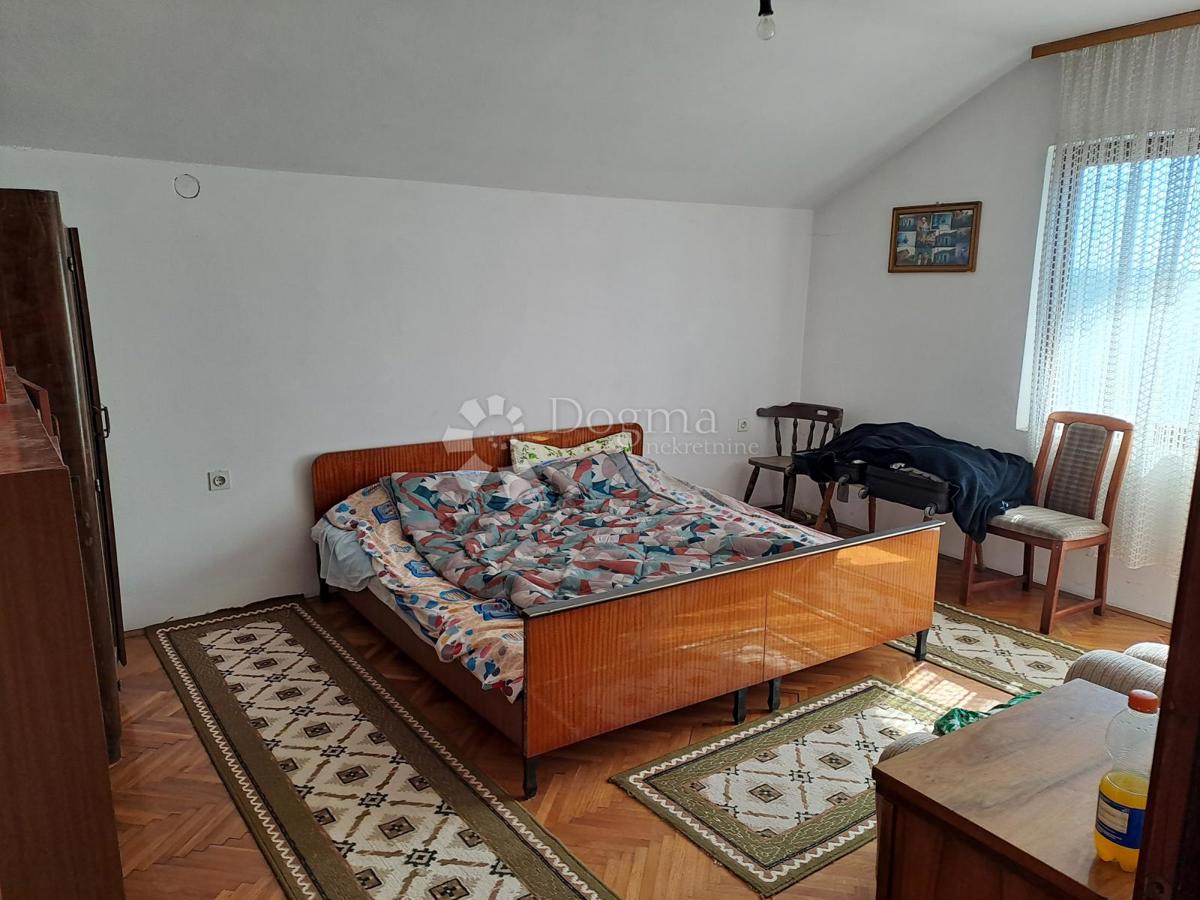 Hiša Gvozd, 196m2