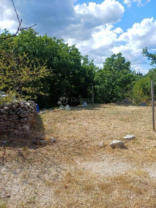 Zazidljivo zemljišče Veliki Bročanac, Klis, 1.736m2