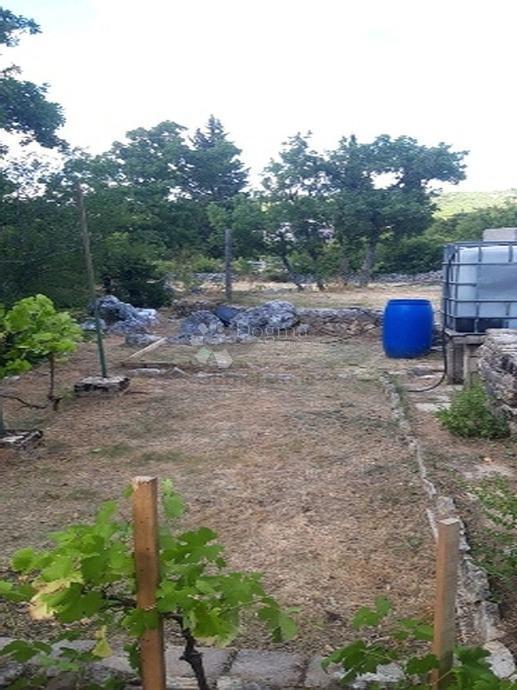 Zazidljivo zemljišče Veliki Bročanac, Klis, 1.736m2