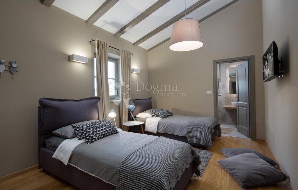 Hiša Divšići, Marčana, 220m2