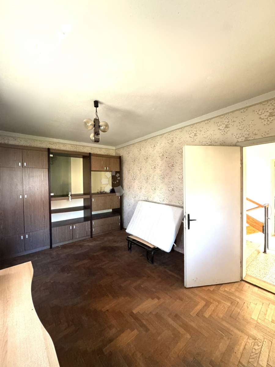 Hiša Daruvar, 210m2