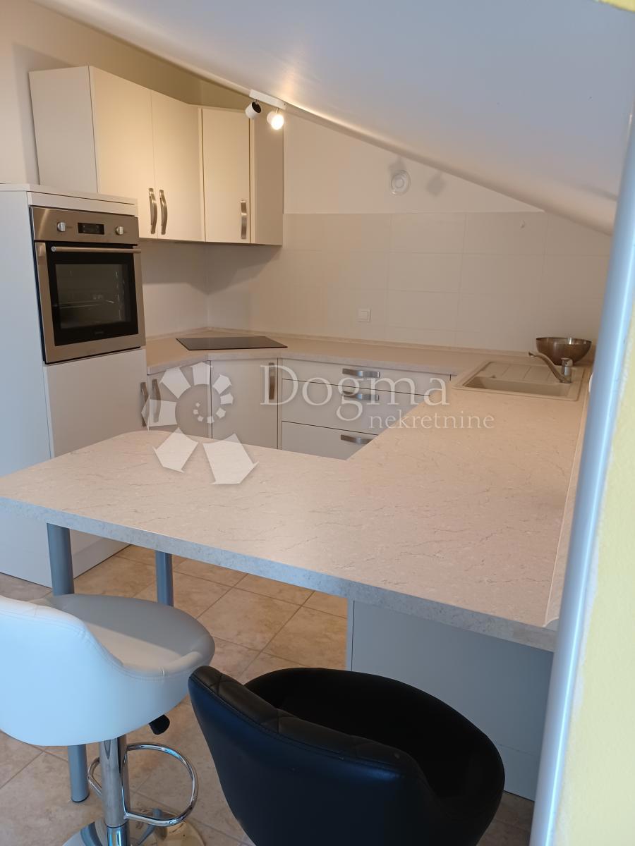 Stanovanje Lovran, 73,99m2