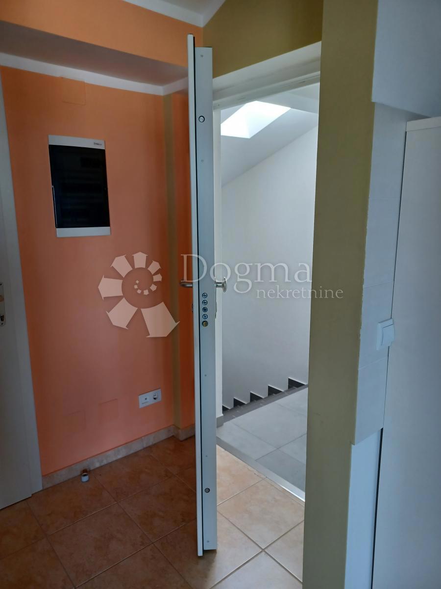 Stanovanje Lovran, 73,99m2