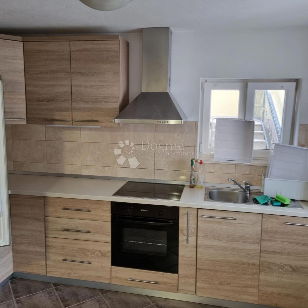 Hiša Sveti Kajo, Solin, 300m2