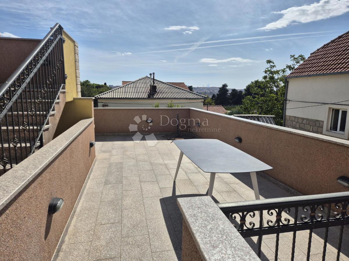 Hiša Sveti Kajo, Solin, 300m2