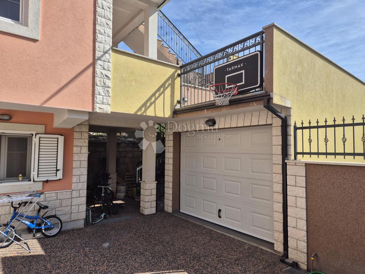 Hiša Sveti Kajo, Solin, 300m2