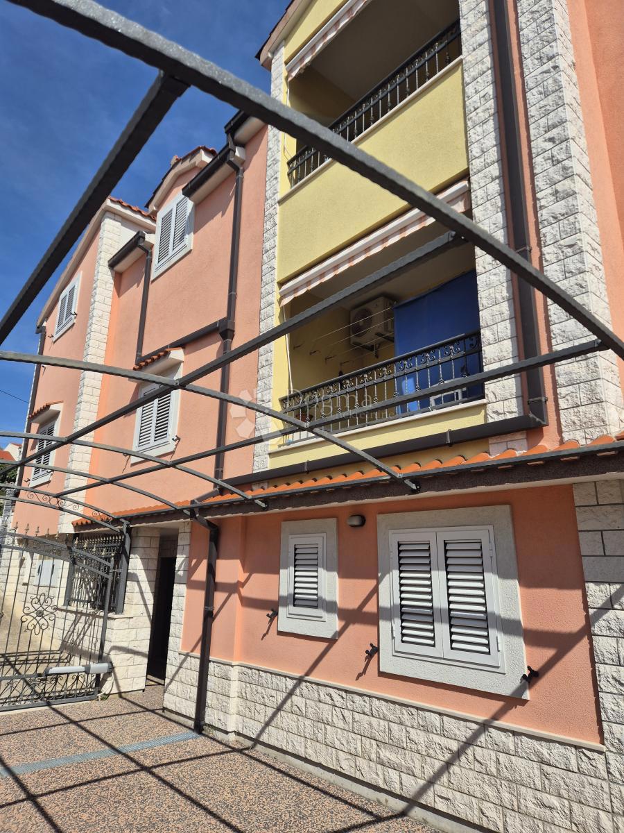 Hiša Sveti Kajo, Solin, 300m2