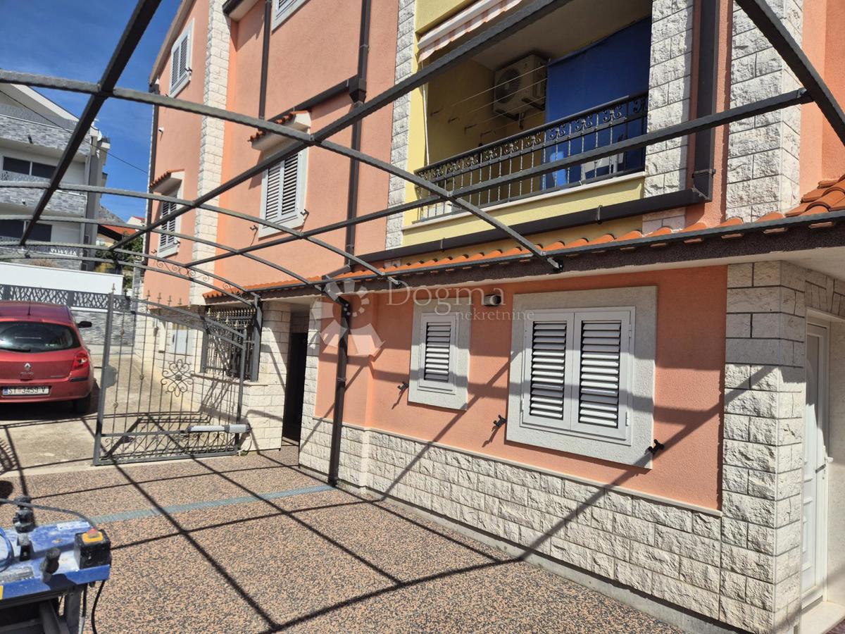 Hiša Sveti Kajo, Solin, 300m2