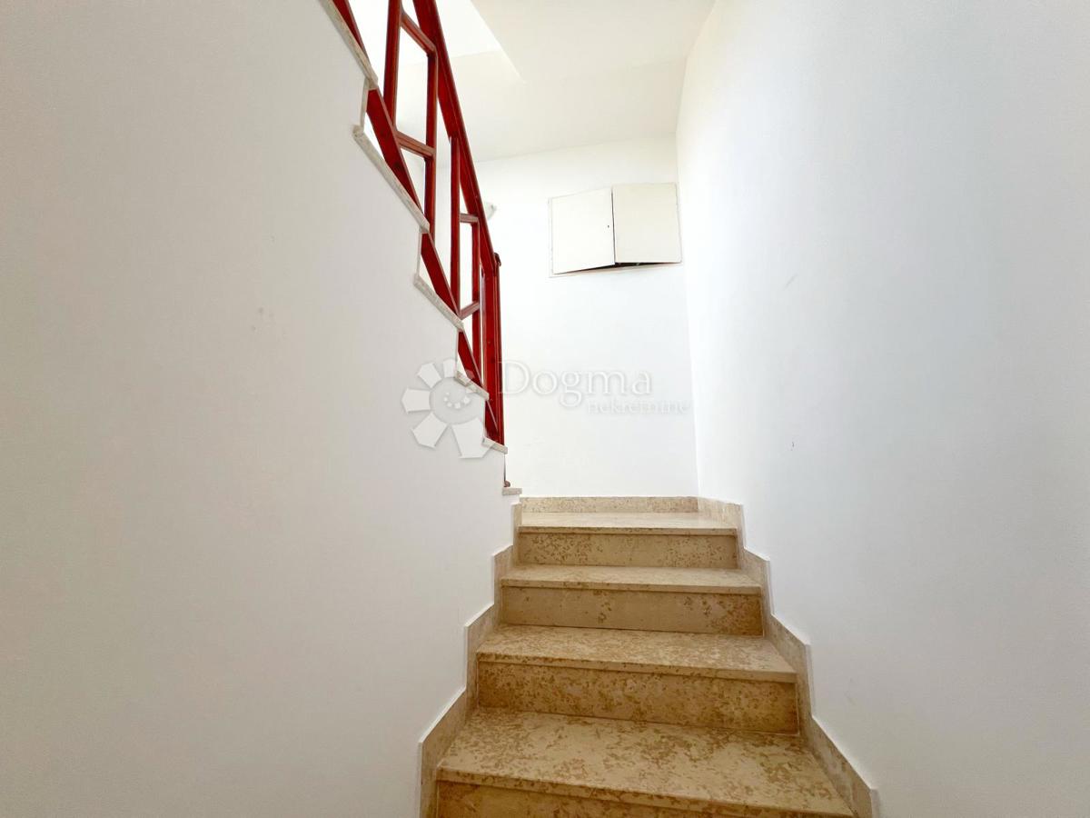 Hiša Medulin, 300m2