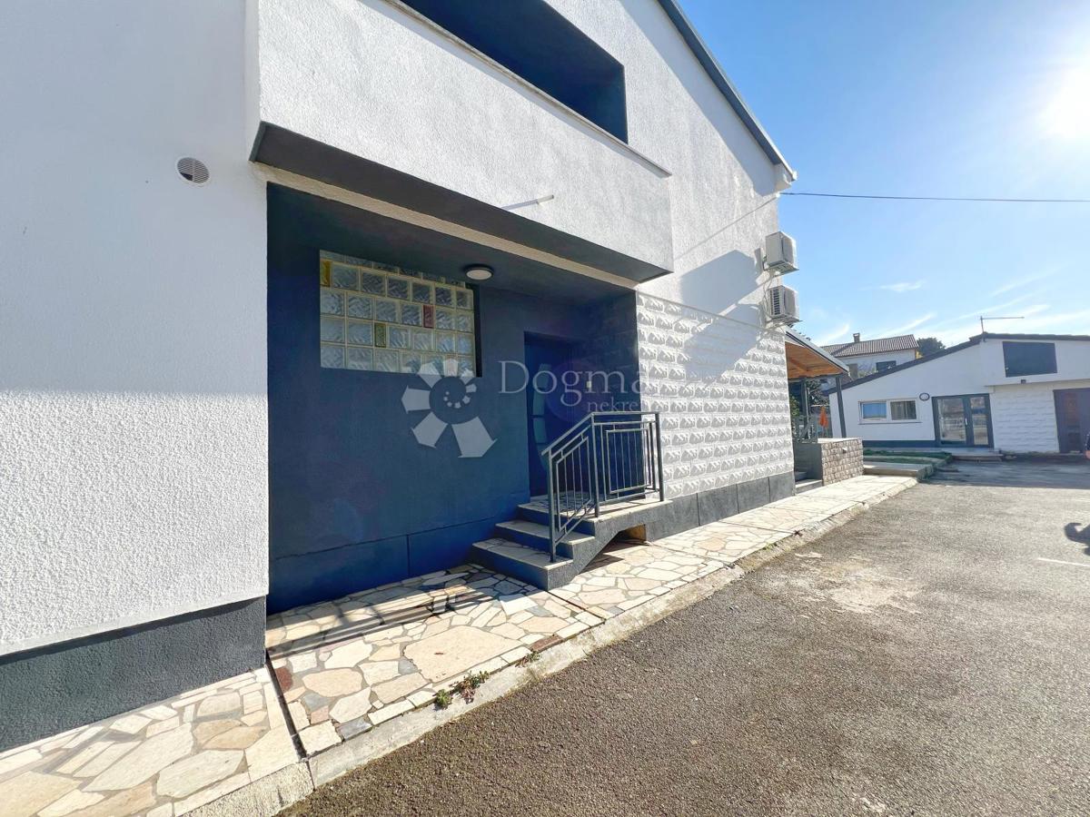 Hiša Medulin, 300m2