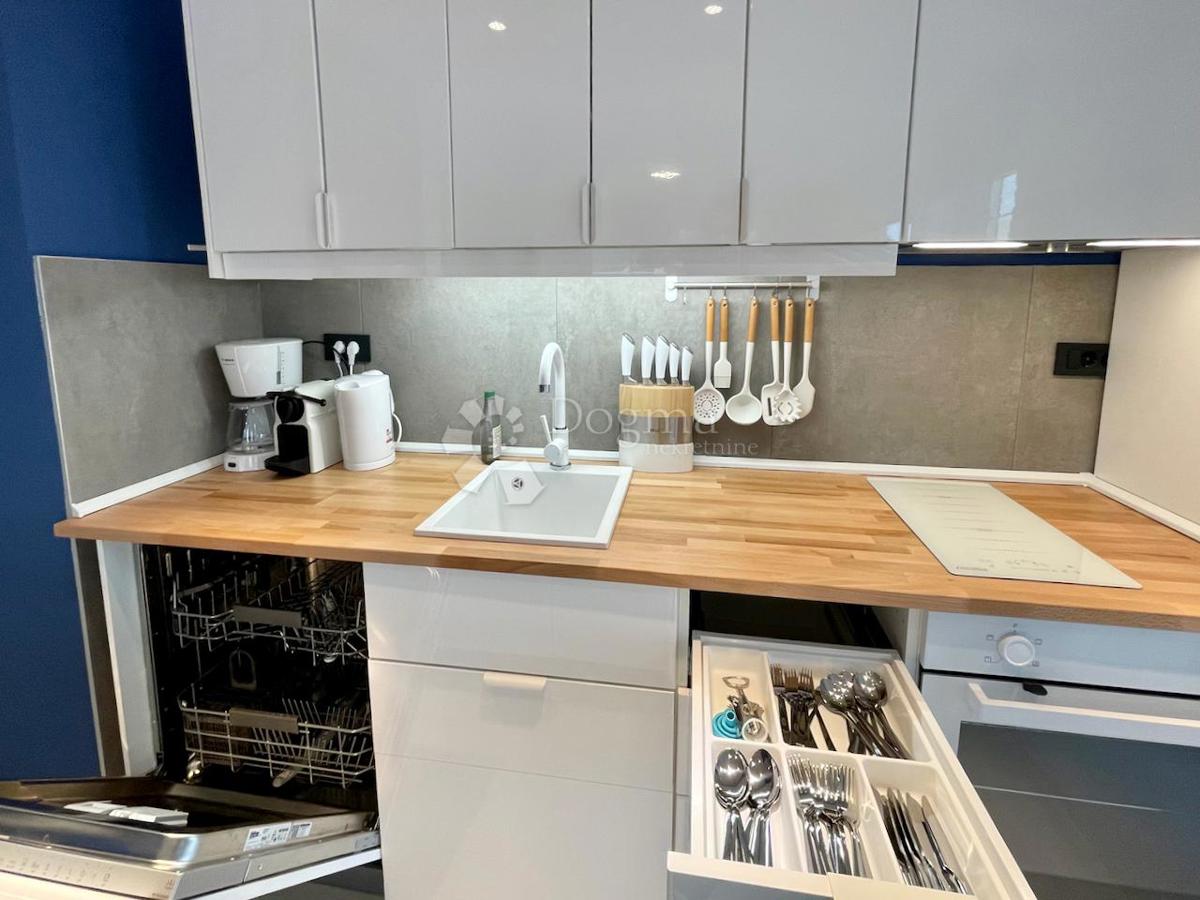 Stanovanje Maslenica, Jasenice, 107m2