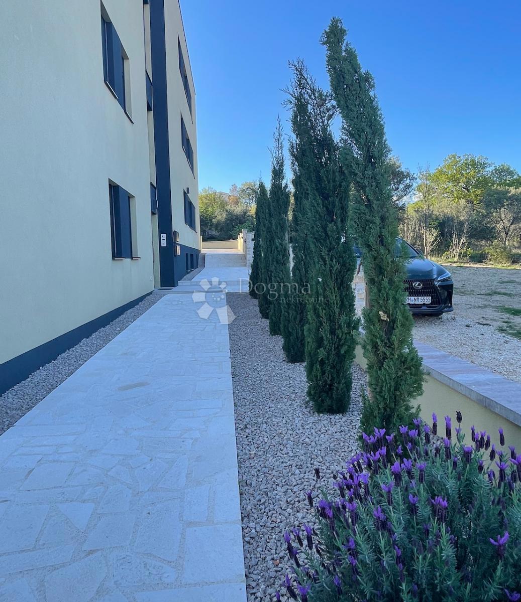 Stanovanje Maslenica, Jasenice, 107m2