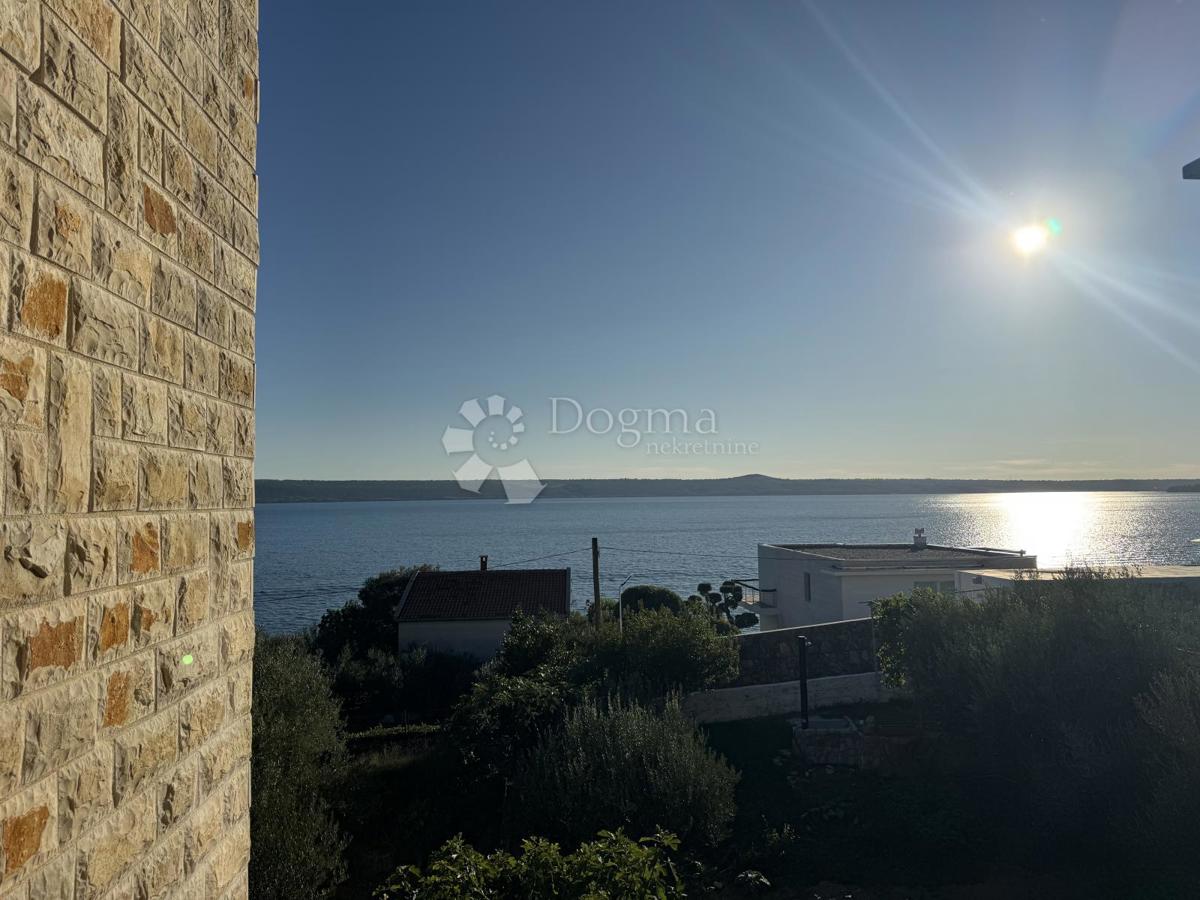 Stanovanje Maslenica, Jasenice, 107m2