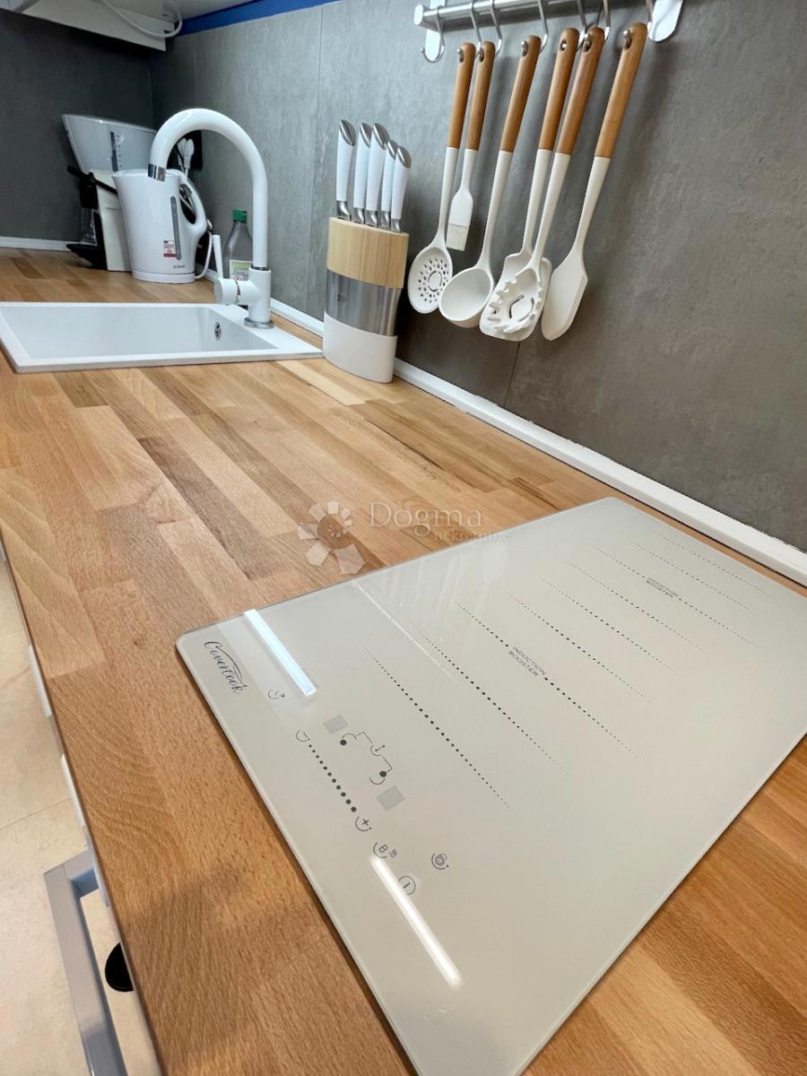 Stanovanje Maslenica, Jasenice, 107m2