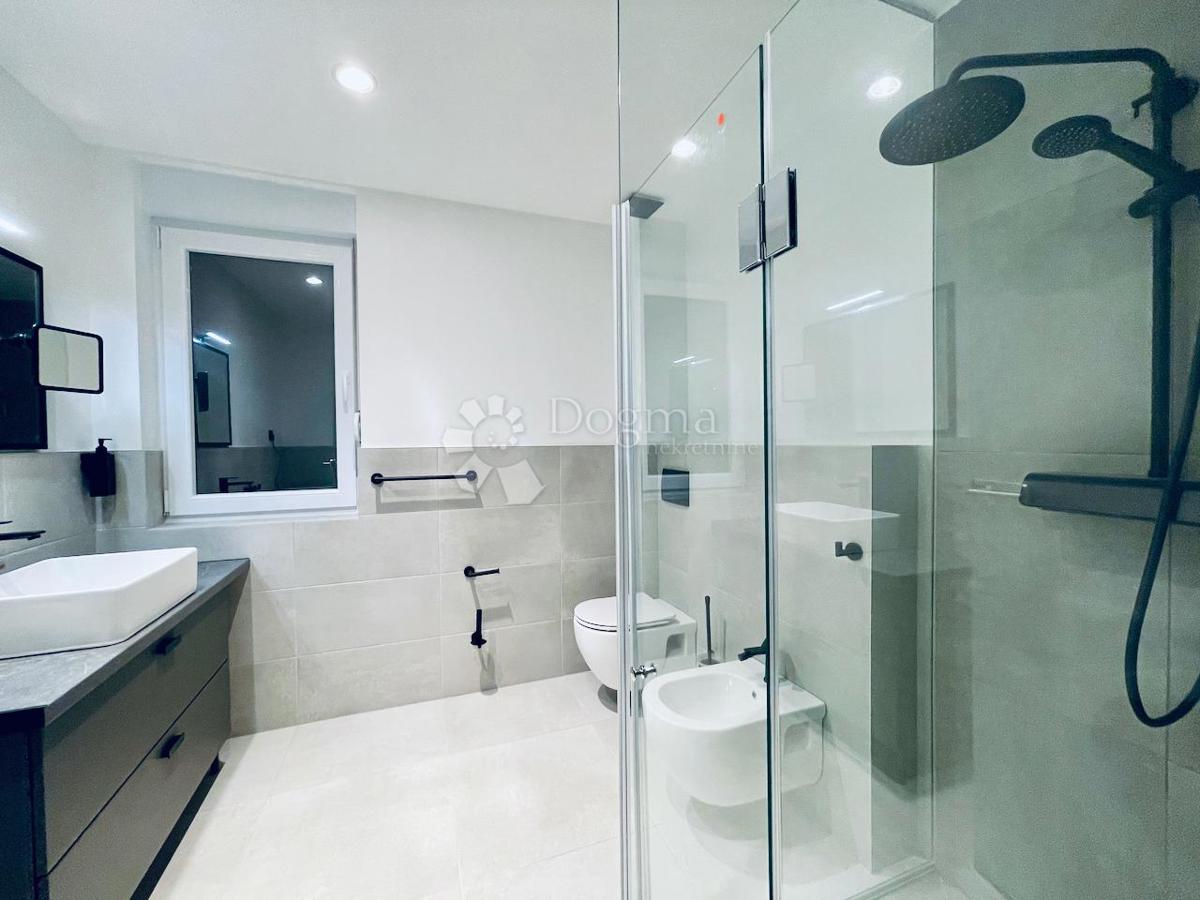 Stanovanje Maslenica, Jasenice, 107m2