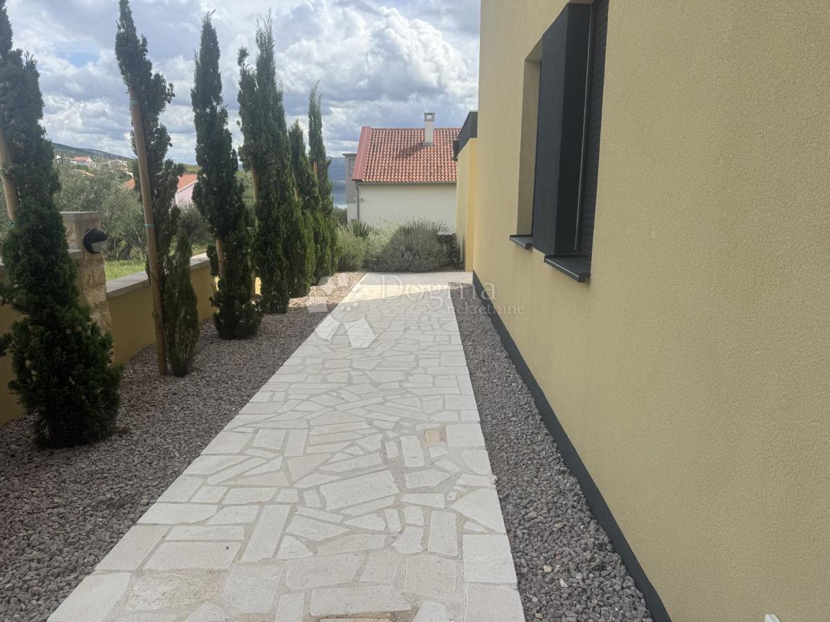 Stanovanje Maslenica, Jasenice, 107m2