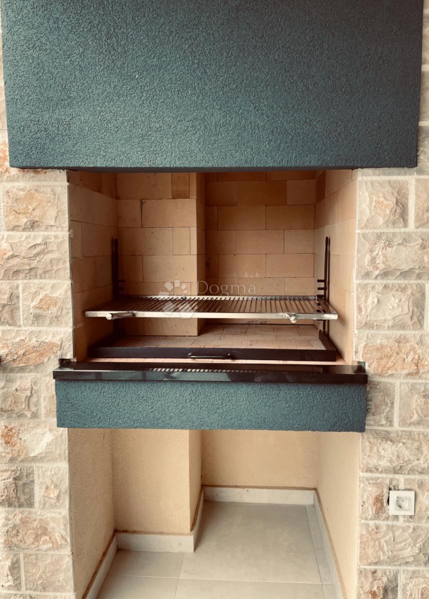 Stanovanje Maslenica, Jasenice, 107m2