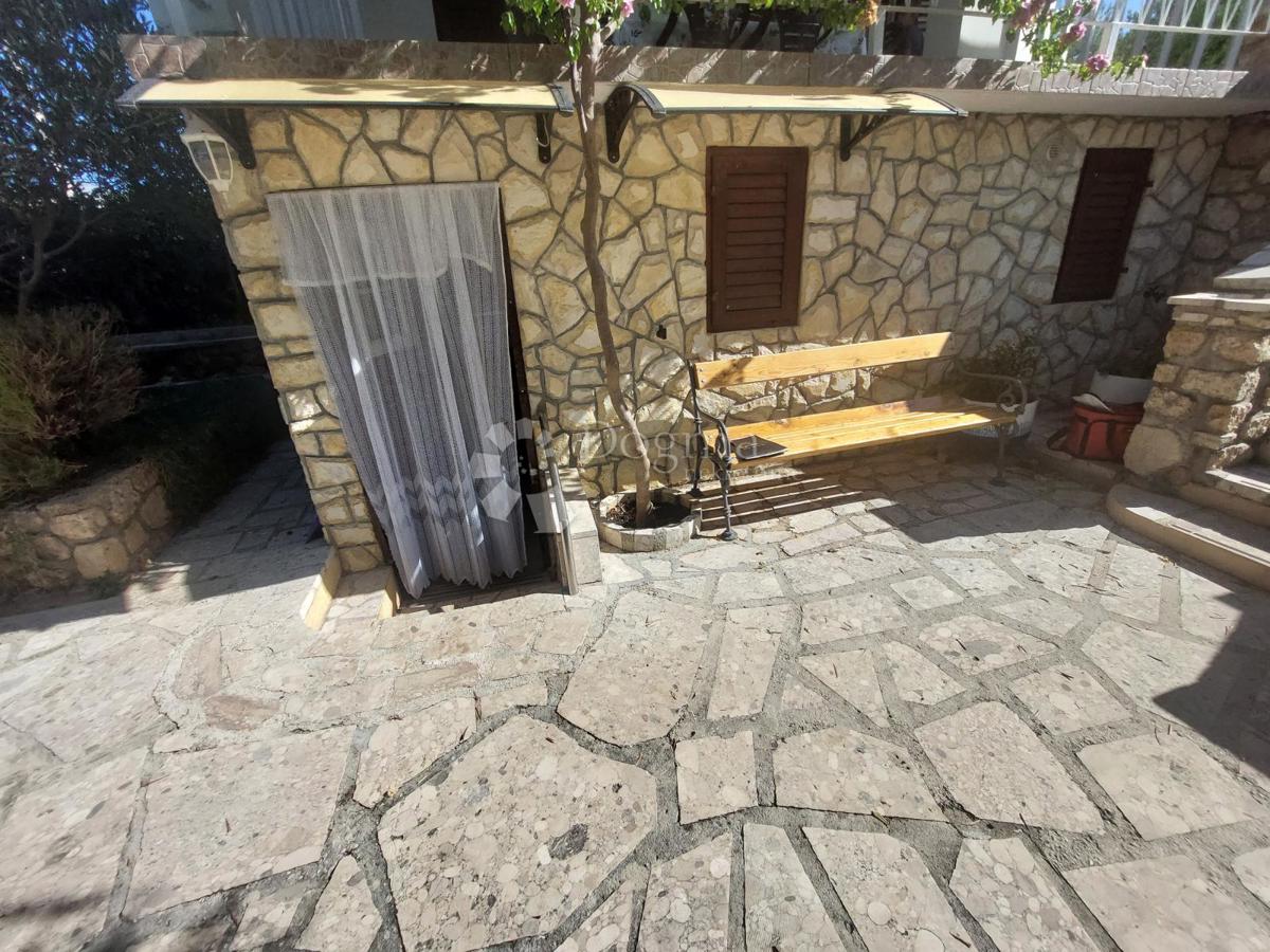 Hiša Maslenica, Jasenice, 92m2