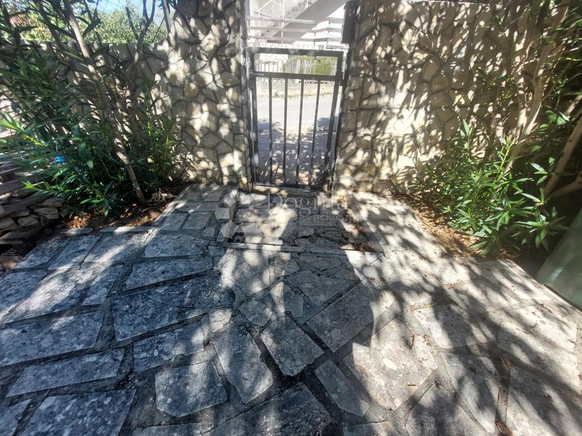 Hiša Maslenica, Jasenice, 92m2