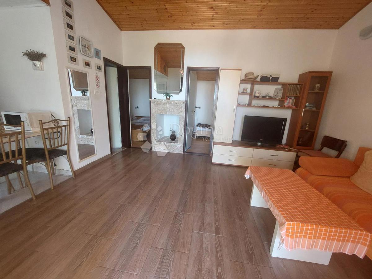 Hiša Maslenica, Jasenice, 92m2