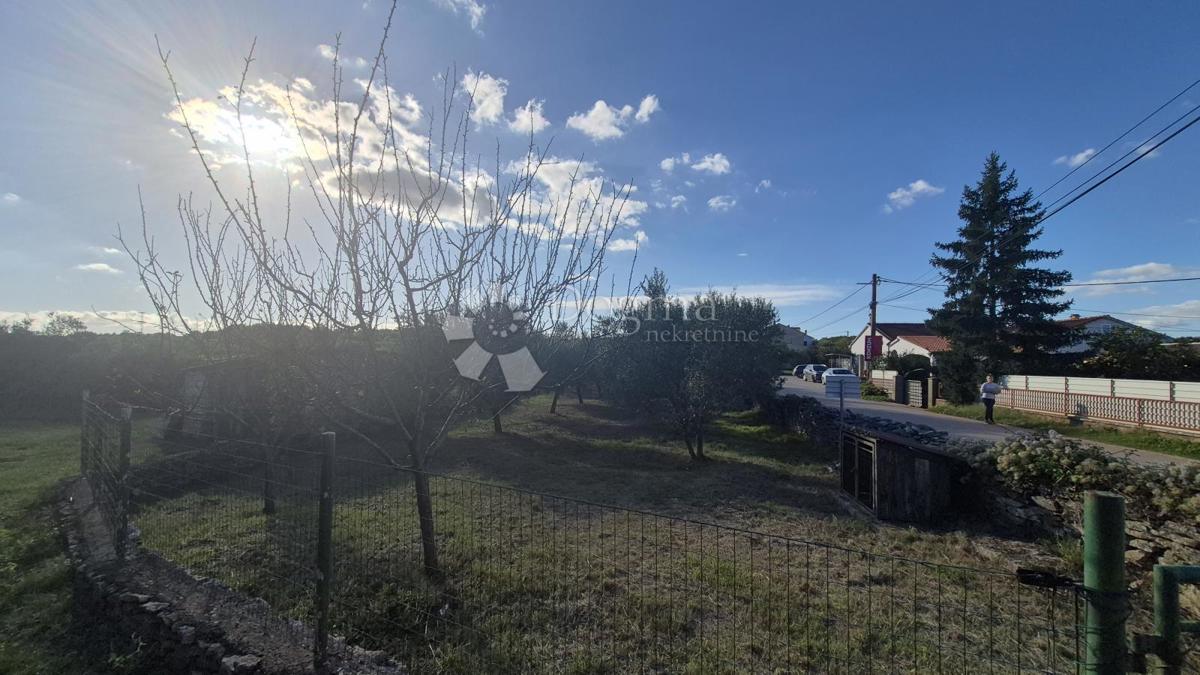 Zazidljivo zemljišče Peruški, Marčana, 493m2