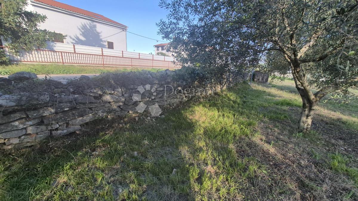 Zazidljivo zemljišče Peruški, Marčana, 493m2