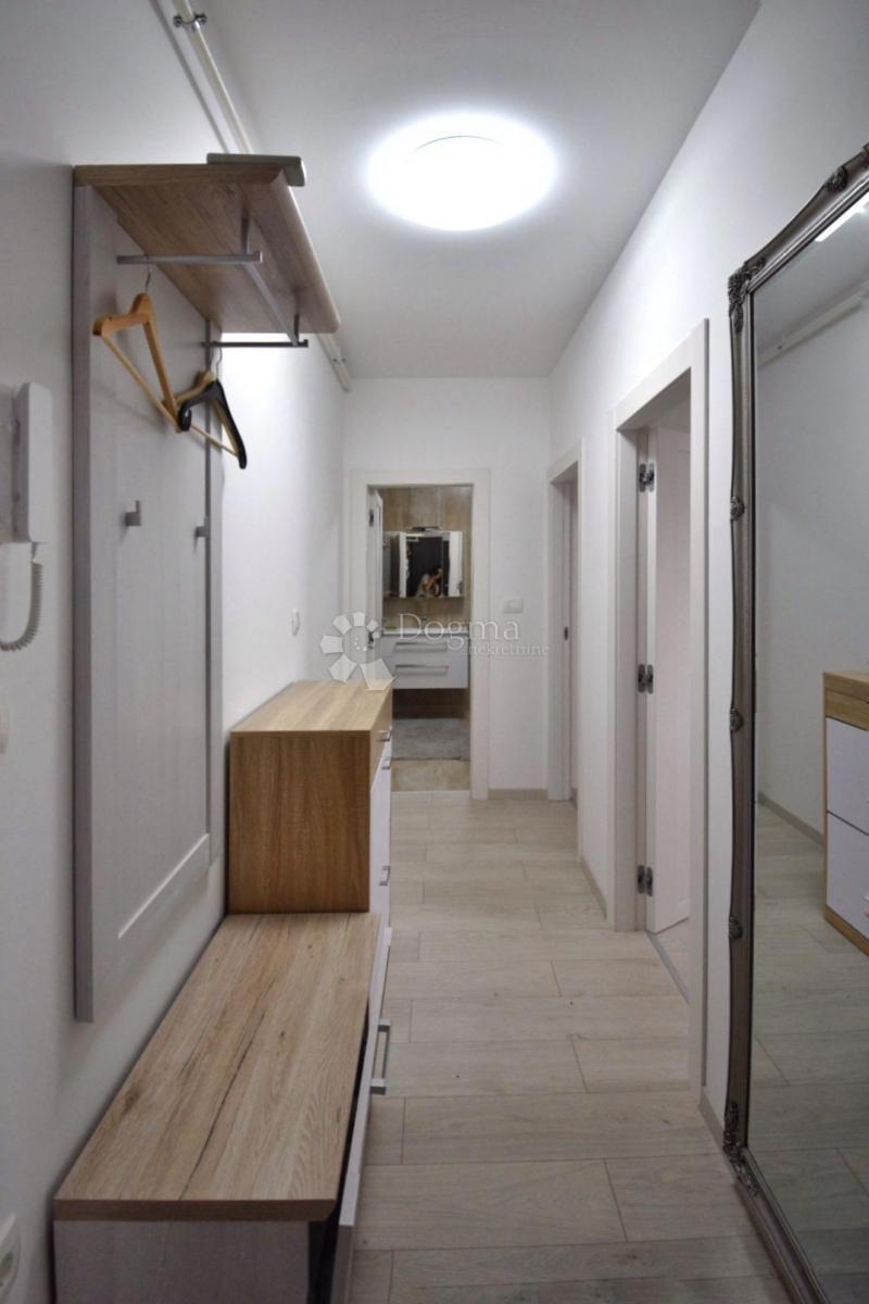 Stanovanje Centar, Pula, 55m2