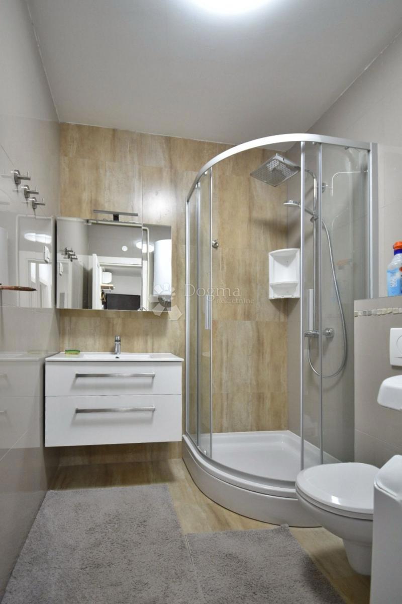 Stanovanje Centar, Pula, 55m2