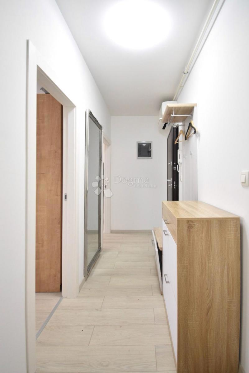 Stanovanje Centar, Pula, 55m2