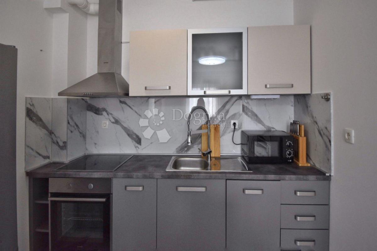 Stanovanje Centar, Pula, 55m2