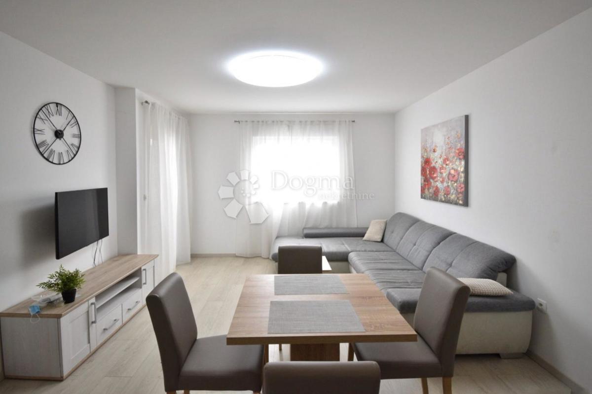 Stanovanje Centar, Pula, 55m2