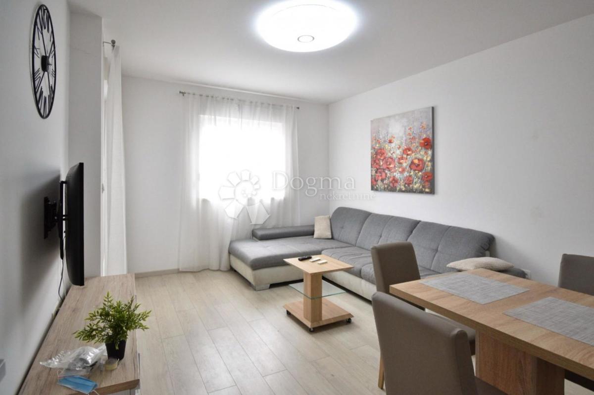 Stanovanje Centar, Pula, 55m2