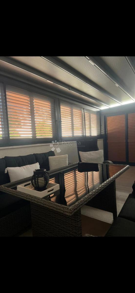 Stanovanje Okrug Gornji, Okrug, 58,50m2