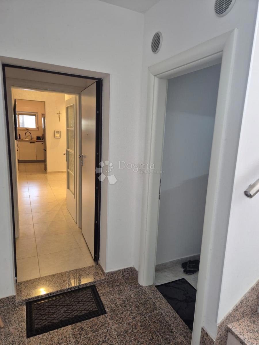 Stanovanje Okrug Gornji, Okrug, 58,50m2