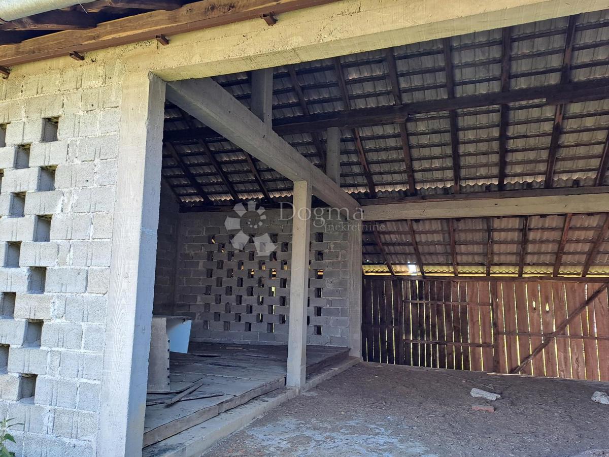 Hiša Pješčanica, Gvozd, 180m2