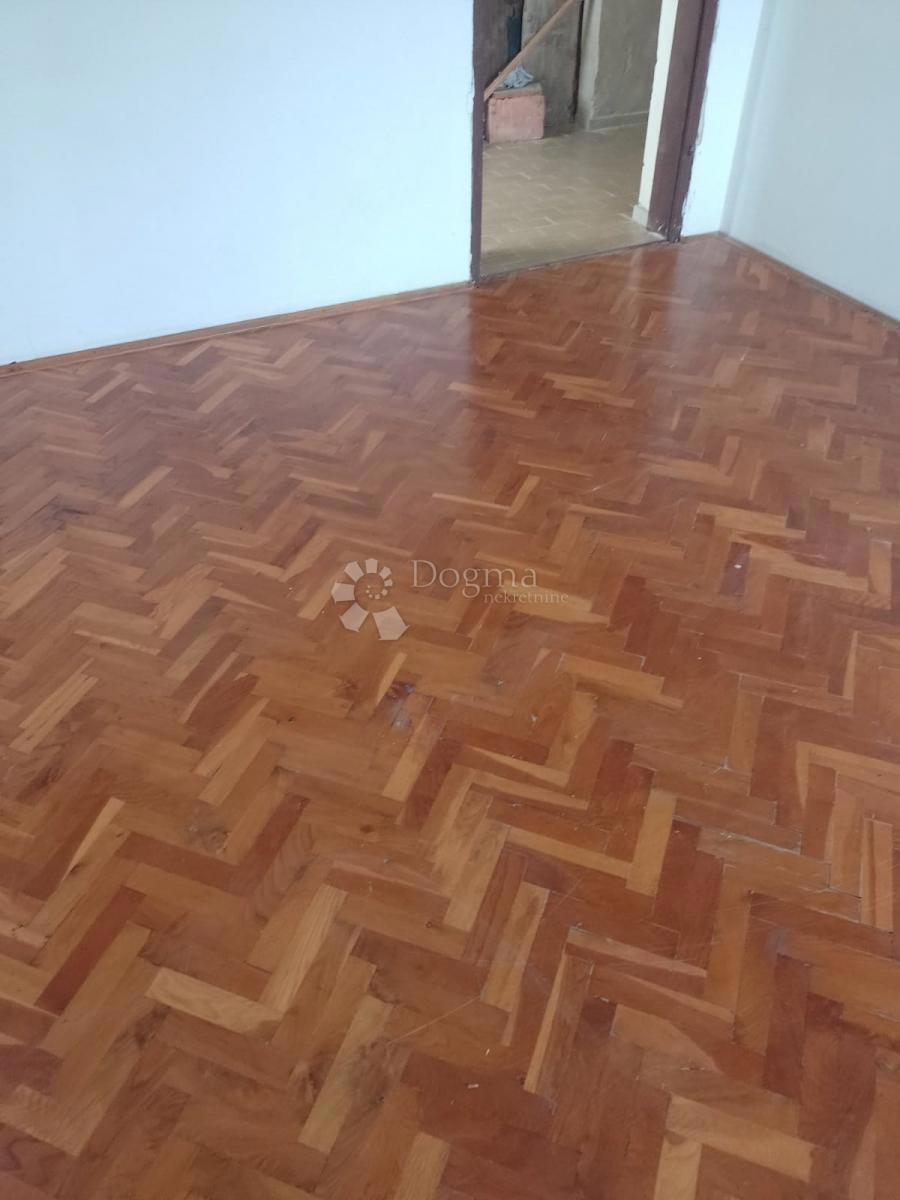 Hiša Pješčanica, Gvozd, 180m2