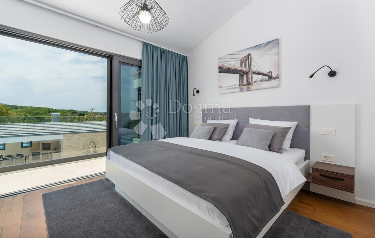 Hiša Karojba, 357m2