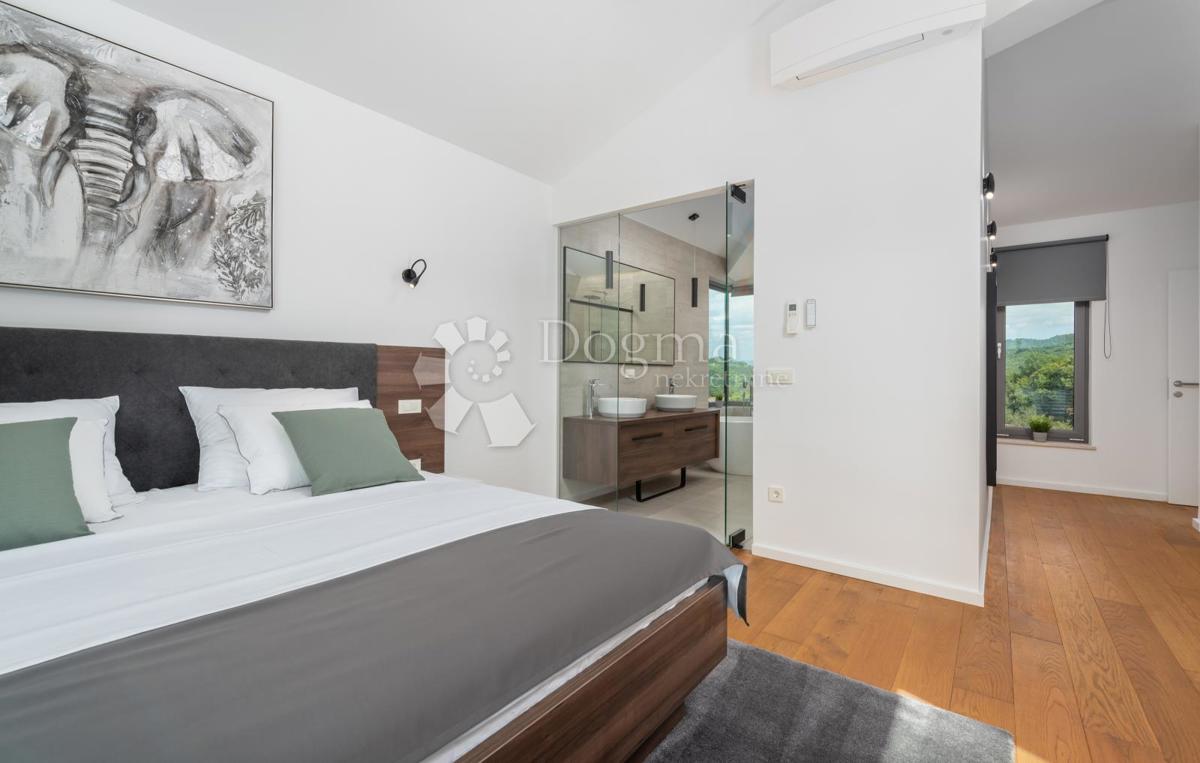 Hiša Karojba, 357m2