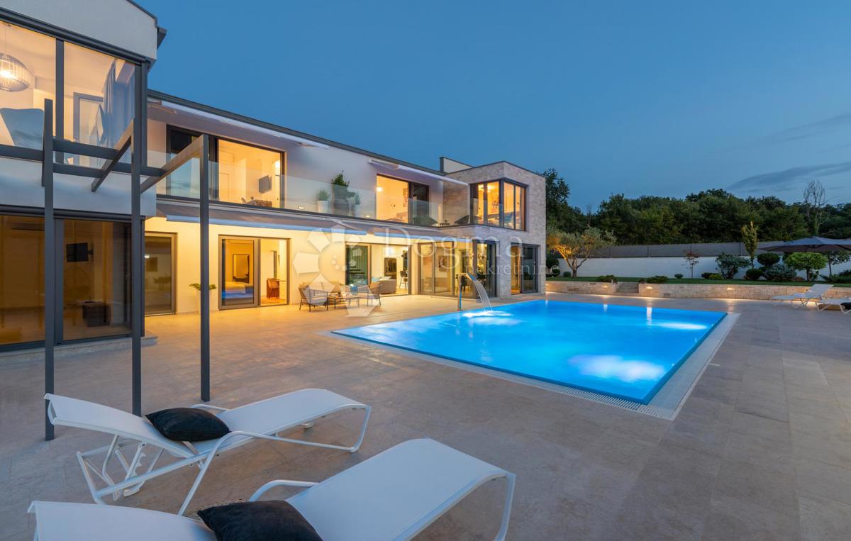 Hiša Karojba, 357m2