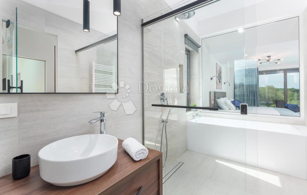 Hiša Karojba, 357m2