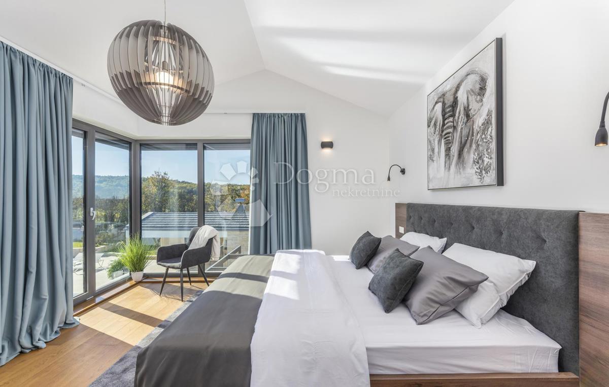 Hiša Karojba, 357m2