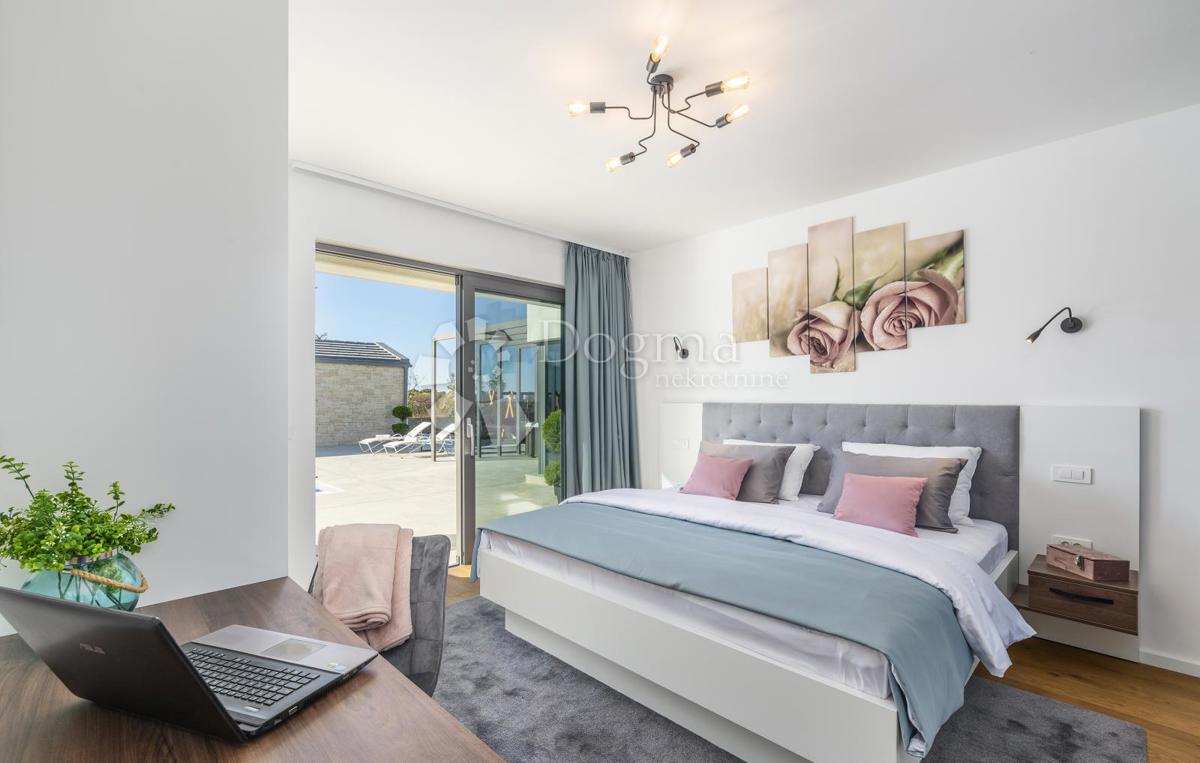 Hiša Karojba, 357m2