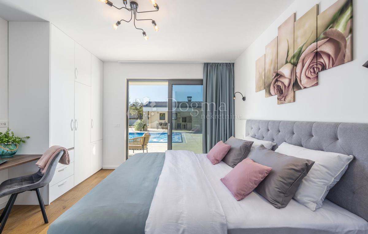 Hiša Karojba, 357m2