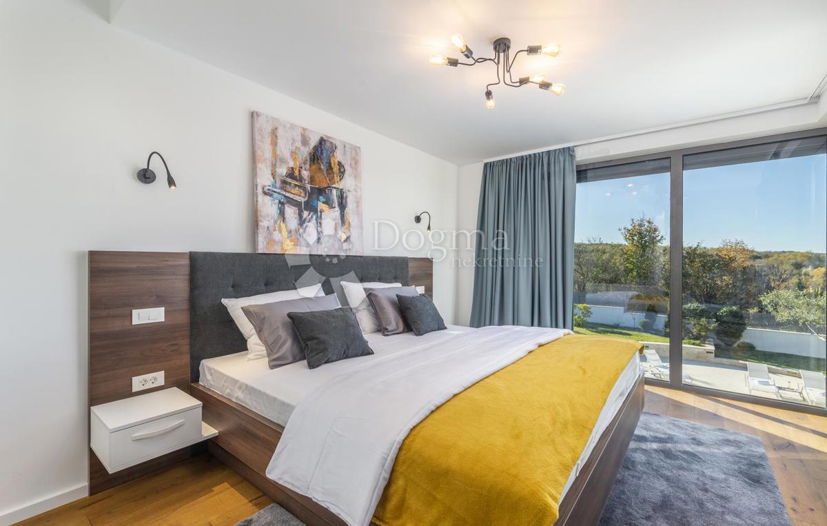 Hiša Karojba, 357m2