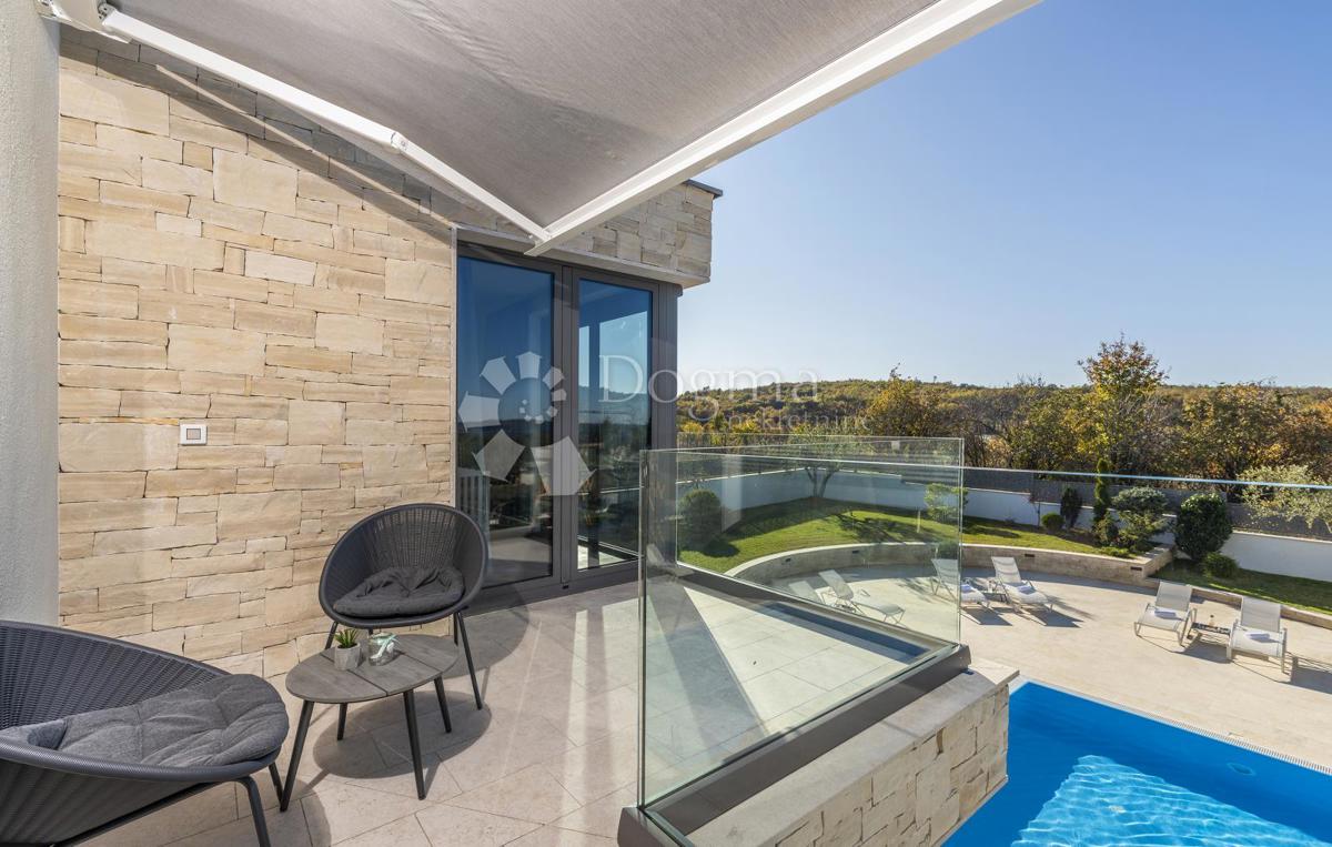 Hiša Karojba, 357m2