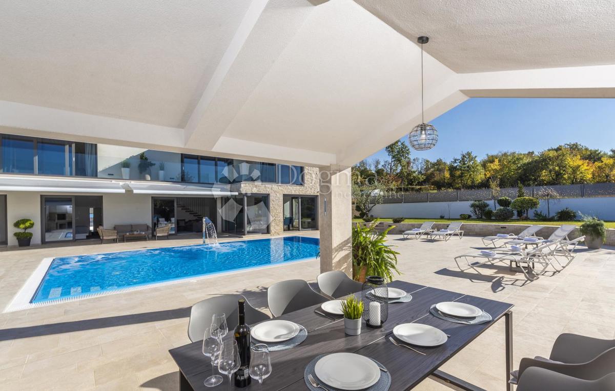 Hiša Karojba, 357m2