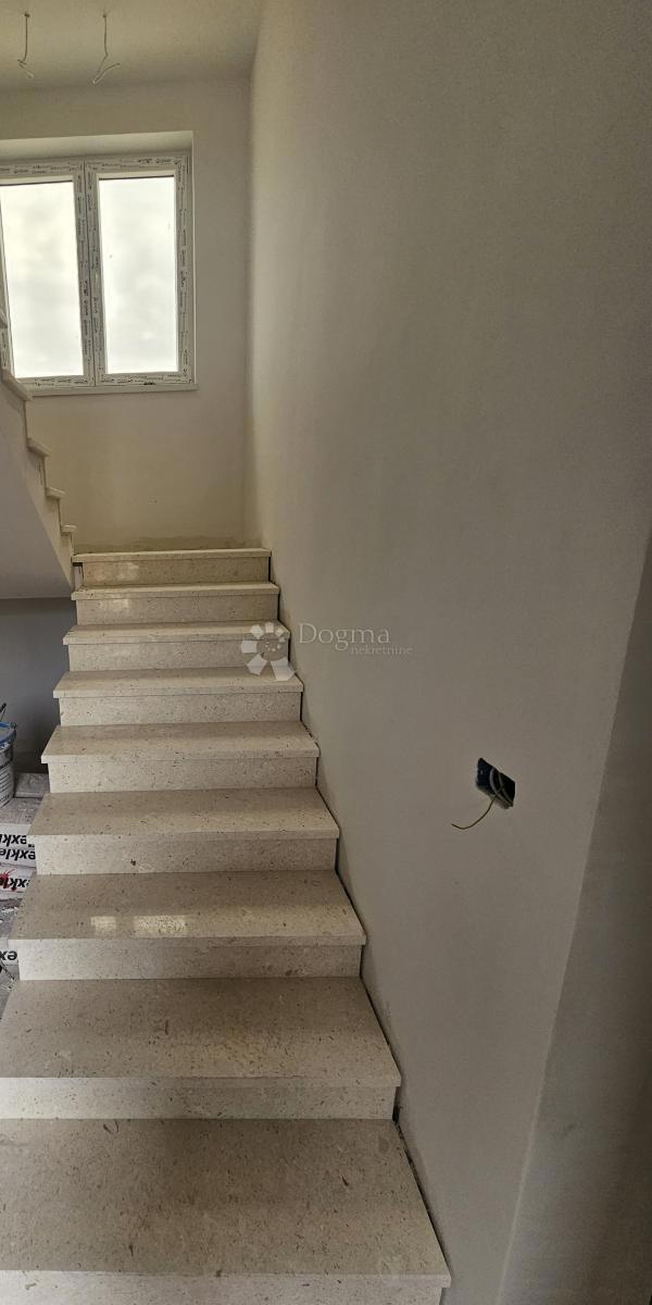 Stanovanje Seget Donji, Seget, 62m2